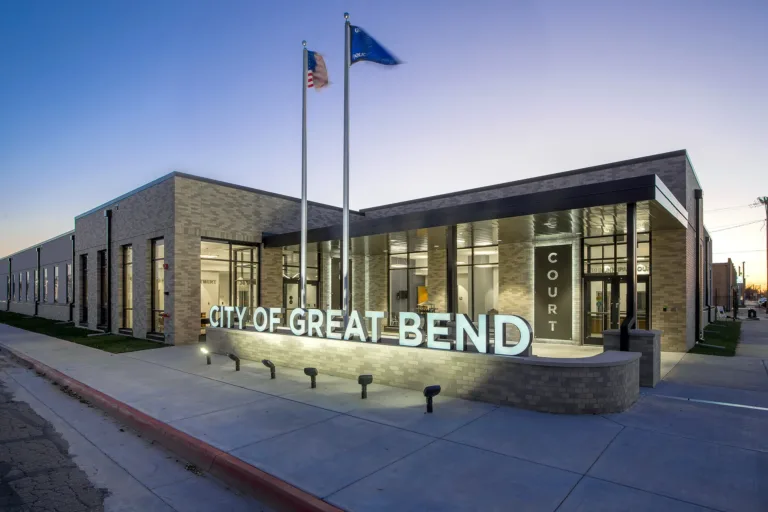 An exterior photo of the Great Bend Justice Center, built by McCownGordon.
