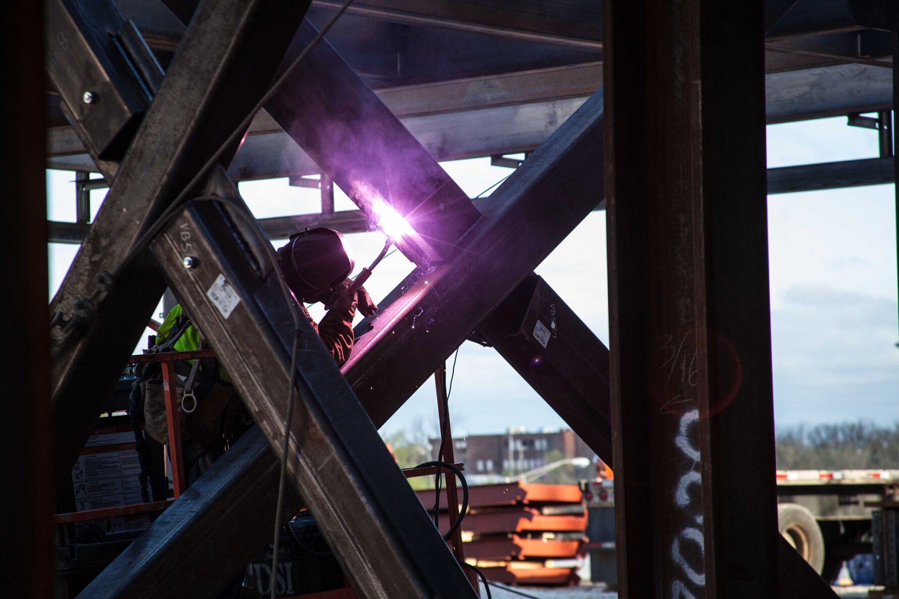 McCownGordon associate working on jobsite.