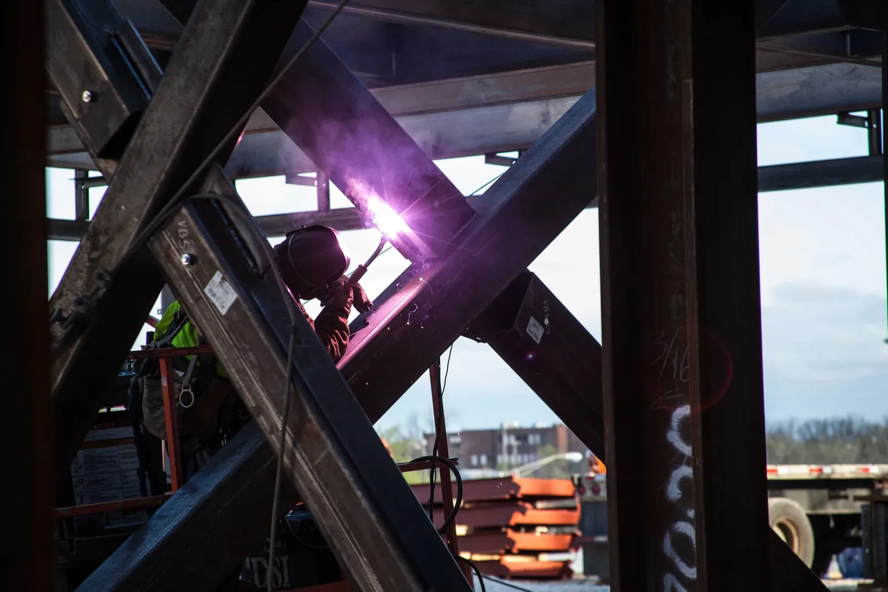 McCownGordon associate working on jobsite.